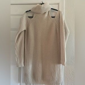 Elan cold shoulder sweater beige